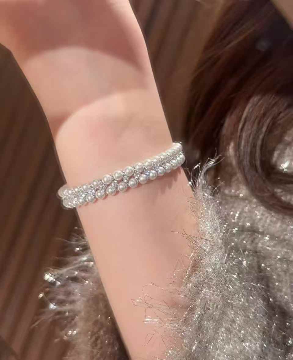 Delicate Pearl Bracelet