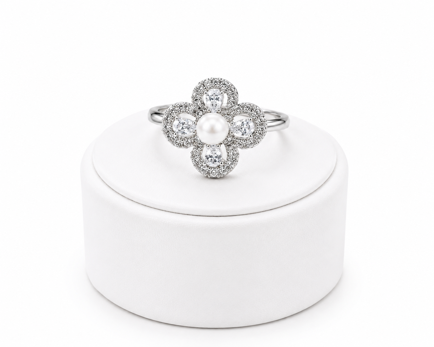 Clover Pearl Ring