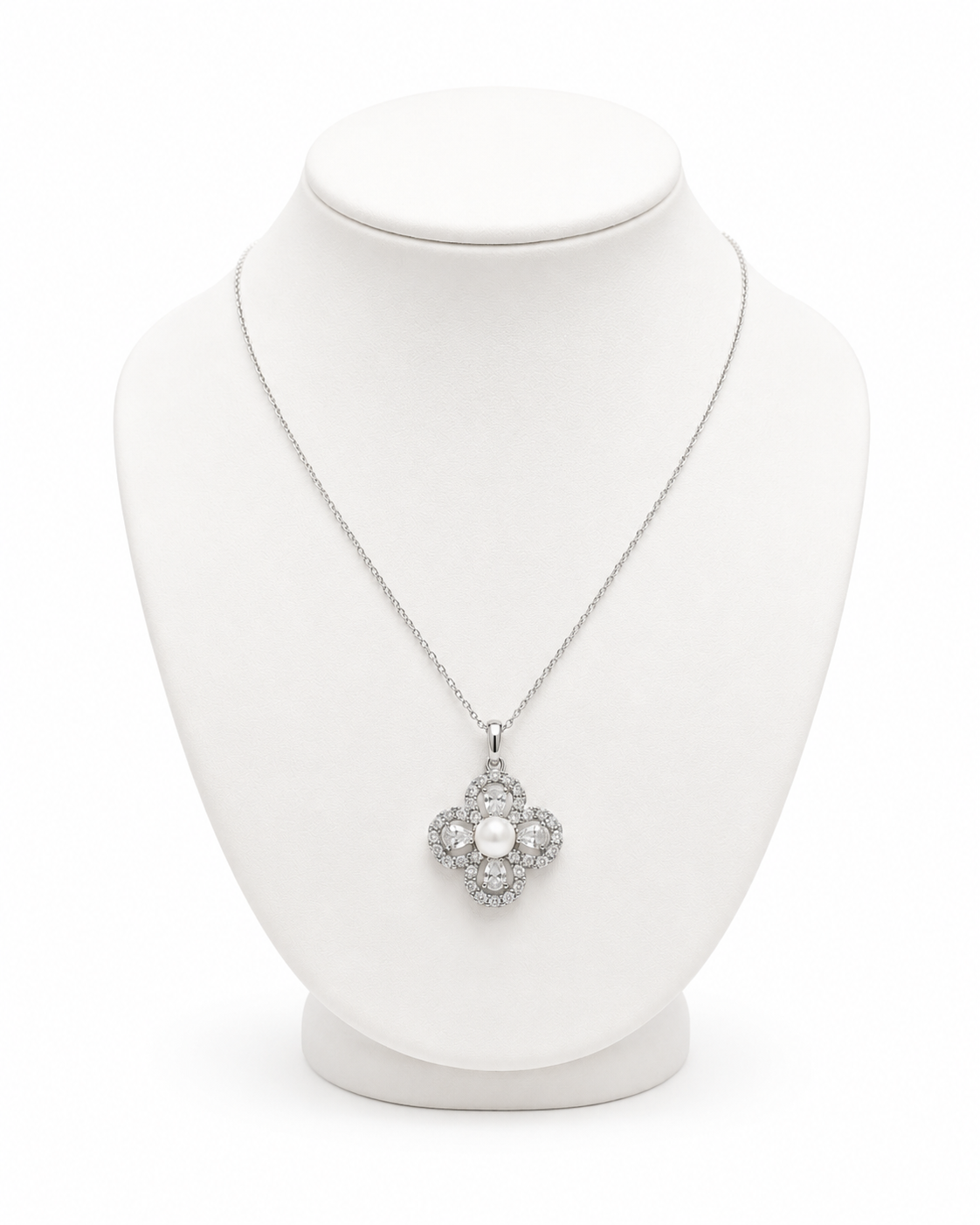 Clover Pearl Necklace
